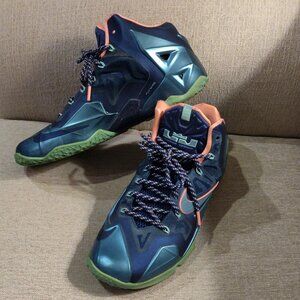 Nike Lebron 11 Akron vs Miami Shoe Men's US SIZE 10.5